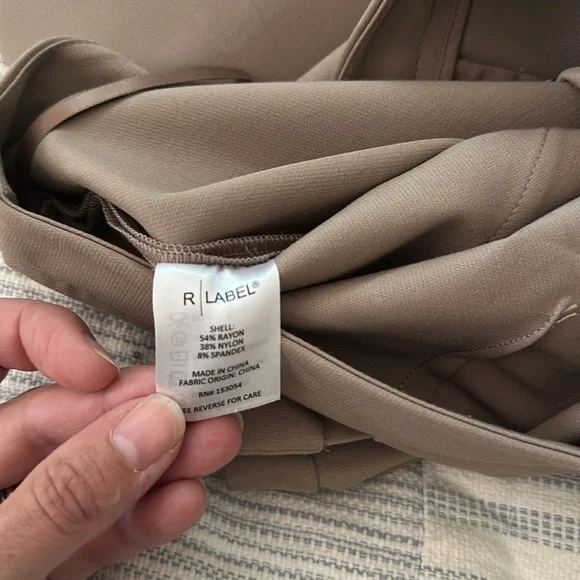 NWT R Label taupe pant - Picture 6 of 6